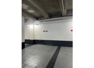 Place de parking à louer : 98 Rue De Provence, 75009 Paris, France