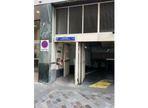 Place de parking à louer : 98 Rue De Provence, 75009 Paris, France