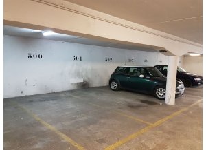 Place de parking à louer : 83 Rue Jules Michelet, 92700 Colombes, France