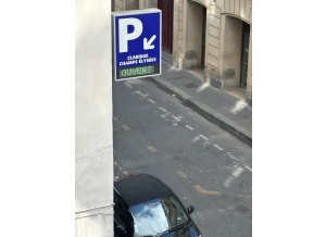 Place de parking à louer : 62 Rue De Ponthieu, 75008 Paris, France