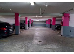 Place de parking à louer : 13 Rue De Berri, 75008 Paris, France